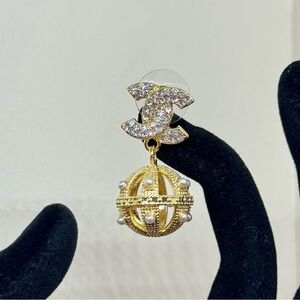 NWOT Fashion Earrings